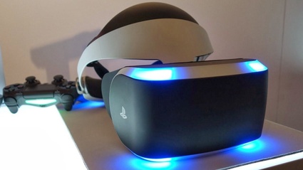 La barra luminosa del Dualshock 4 e stata ideata per Project Morpheus