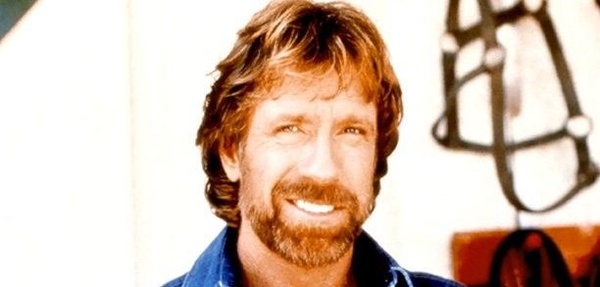 Chuck Norris registra il marchio per un gioco su... Chuck Norris!!!