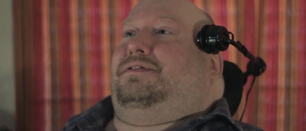 NoHandsKen: l'uomo a cui Twitch ha dato una seconda vita