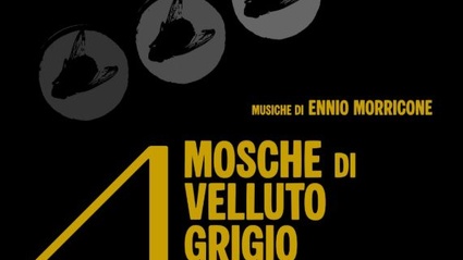 4 mosche di velluto grigio