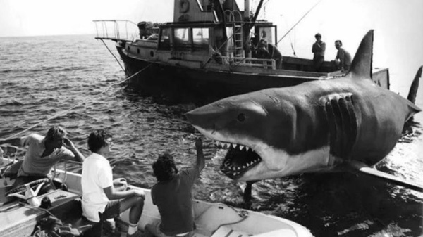 Lo squalo di Spielberg compie 49 anni: tutto sulla realizzazione del film