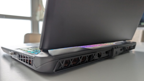 MSI Vector 16 HX AI A2XWHG-200IT, recensione: un notebook gaming che non teme il futuro