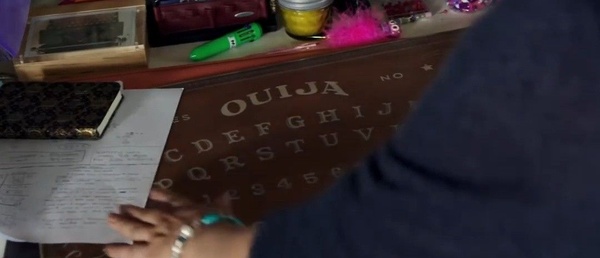 Clip esclusiva per Ouija