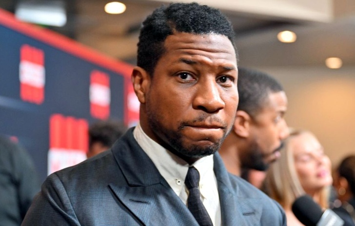 Lattore Jonathan Majors è finito nei guai con accusa di violenza