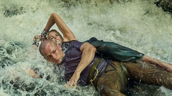 Apex: Primi scatti di Charlize Theron nel nuovo survival thriller