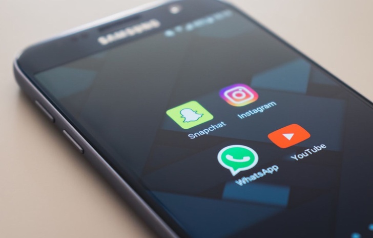 WhatsApp introduce i thread conversazioni più ordinate e intuitive