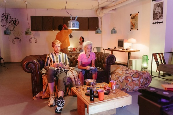 I 10 giochi da giocare in coppia sul divano