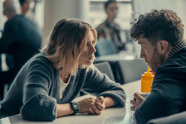 Exterritorial - Oltre il confine della verosimiglianza, con la peggior finta combattente di sempre