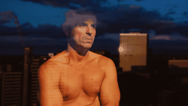 Estranei e una pugnalata al cuore, ma vale la pena soffrire per questo grande film: la recensione