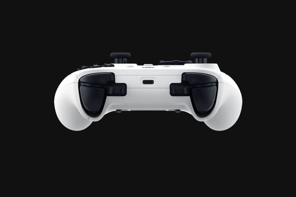 Razer - Nuovi controller Wolverine V3 White Edition per Xbox e PC