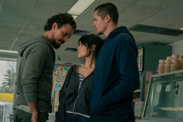 Finestkind: la recensione del film con Tommy Lee Jones, Jenna Ortega e Ben Foster