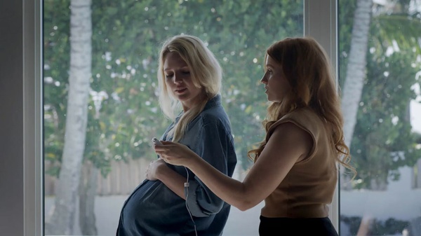 Un figlio a ogni costo: un thriller sulla maternità che fa acqua