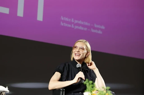 Cate Blanchett parla del futuro di Hollywood a Cannes: “Il problema dell’AI è il consenso”
