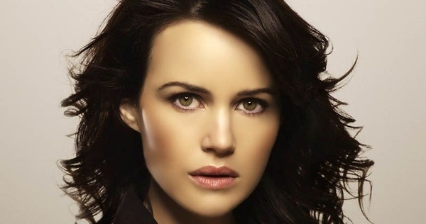 Carla Gugino avra un ruolo in Batman V Superman?