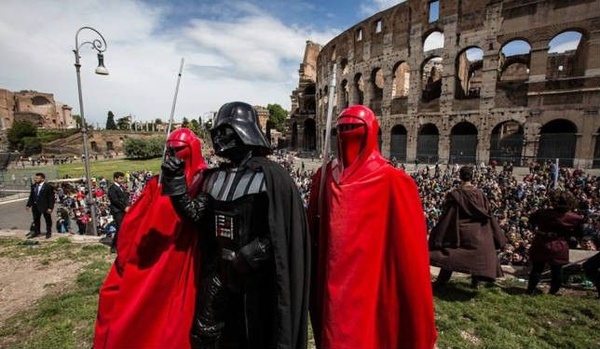 Video e immagini dello Star Wars Day di Roma!