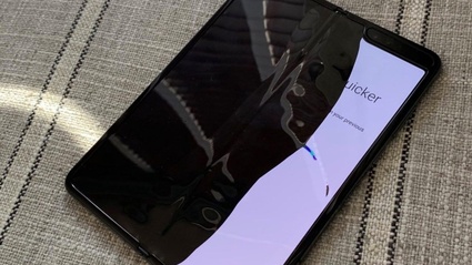 Il lancio del Galaxy Fold rimandato a data da destinarsi