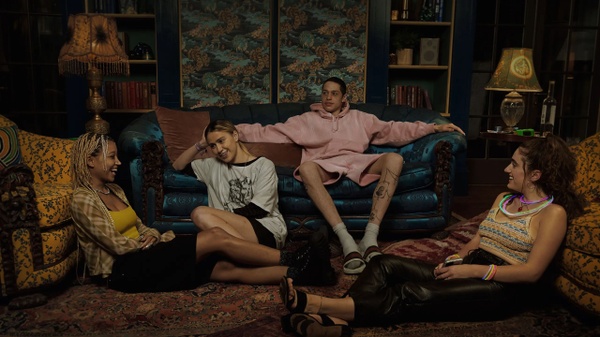 La recensione di Bodies Bodies Bodies, l’horror di Netflix che punta alla nuova generazione