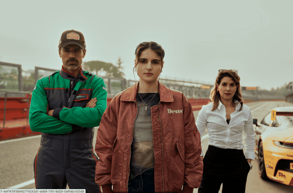 Motorvalley: una serie che corre veloce, tra spettacolo e giri a vuoto 