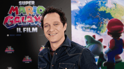 "Ho giocato a tutti i Super Mario, dalla sala giochi a Kart": intervista a Claudio Santamaria, la voce di Mario in Super Mario Galaxy