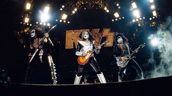 Addio ad Ace Frehley - Lo “Spaceman” dei Kiss morto a 74 anni