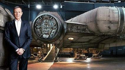Bob Iger viene ritratto con il Millennium Falcon
