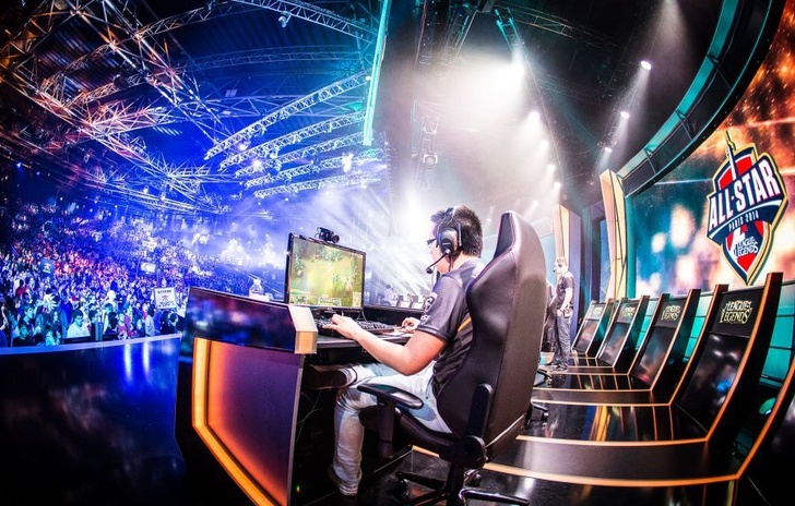 Gli eSport varranno oltre due miliardi di dollari nel 2022