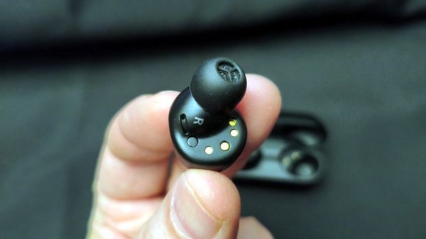 Technics AZ100 – Recensione delle cuffie premium true wireless