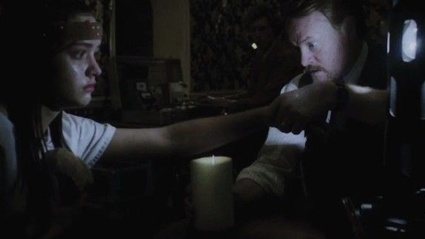 Una clip in italiano dal film Le Origini del Male