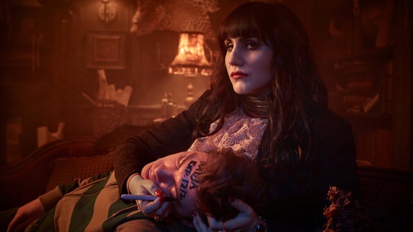 What We Do in the Shadows, ecco perché dovresti guardare la serie: l’ironia macabra e brillante