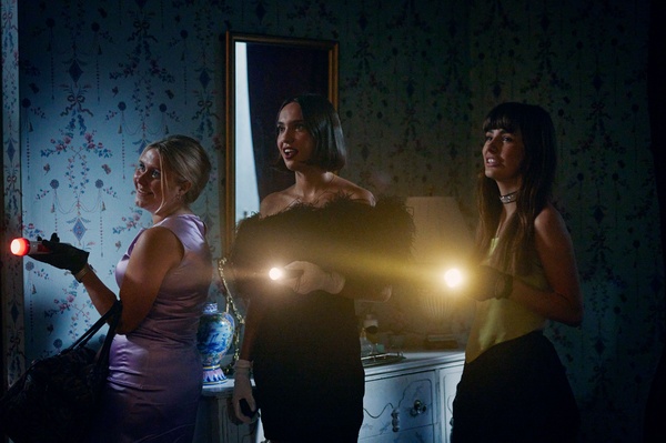 Barracuda Queens: recensione della miniserie Netflix immersa in una società ipocrita