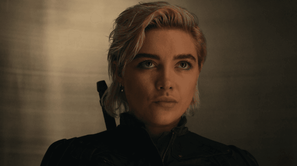 Florence Pugh racconta lo stunt mozzafiato che apre Thunderbolts*: "fingere di non avere paura e difficile"