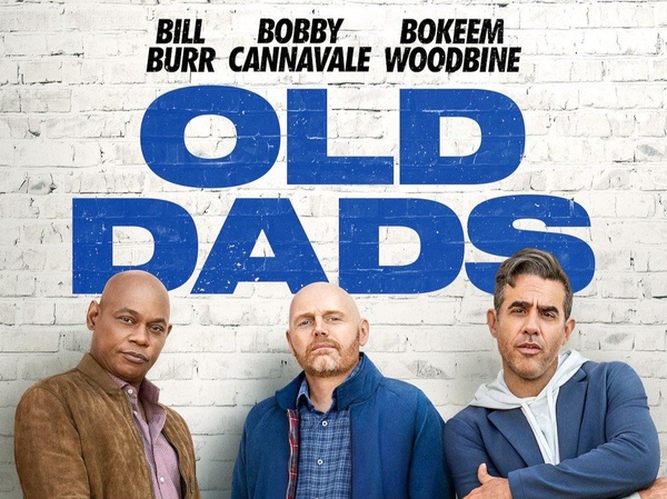 La recensione di Old Dads: la commedia di Netflix su tre cinquantenni alle prese con la paternita