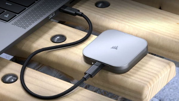 Corsair EX400U - Il nuovo SSD portatile USB4