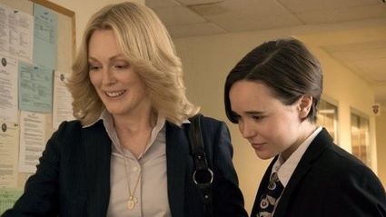Nuovi trailer e clip per Freeheld! Miley Cyrus presente nell'OST e le dichiarazioni di Julianne Moore