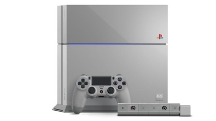 Sony mette all'asta la PS4 del venennale n1