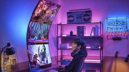 Samsung Odissey Ark - La tecnologia prende una nuova piega