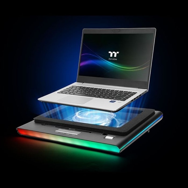 Thermaltake Massive Extreme – Nuovo raffreddamento laptop gaming