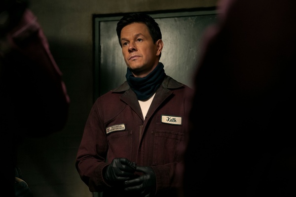 Play Dirty - Triplo Gioco, recensione: Mark Wahlberg non è un sostituto all’altezza di Robert Downey Jr