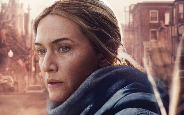 Omicidio a Easttown, Kate Winslet baratta le rughe con la leggenda