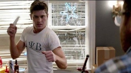 Cattivi Vicini: una lotta a colpi di... dildo?