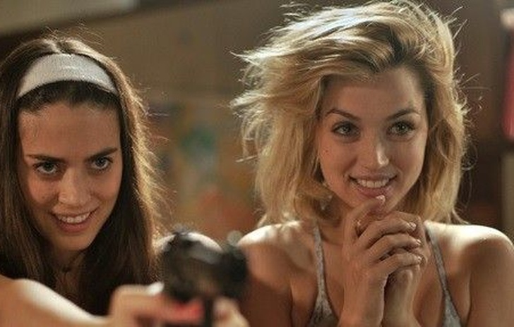 Trailer piccante per il nuovo film Knock Knock con Keanu Reeves