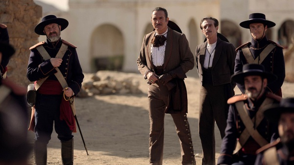 Zorro: la serie di Paramount+ con Ficarra e Dujardin diverte e omaggia il passato