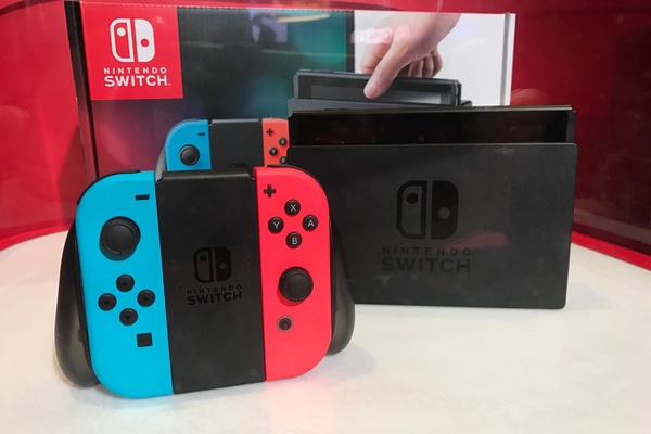 Volete sapere cosa c'e dentro la confezione dello Switch?