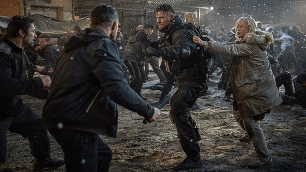 Extraction 2 - L'esplosivo teaser Netflix con Chris Hemsworth