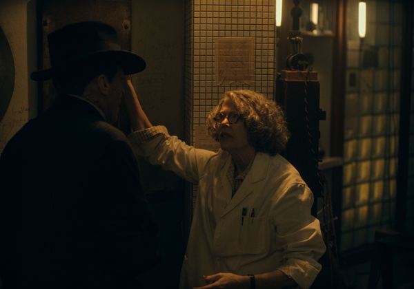 Pochi film si impegnano cos&igrave; tanto a essere disastrosi quanto La Sposa! di Maggie Gyllenhaal 