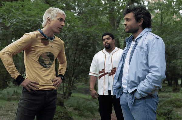 Cocainorso, recensione: brutale, eccessivo e orgoglioso di esserlo