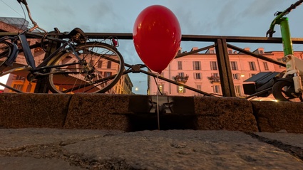 Pennywise conquista i Navigli: l'evento milanese per il lancio di IT: Welcome to Derry 