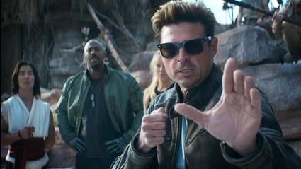 Mortal Kombat 2: Johnny Cage al centro con Karl Urban