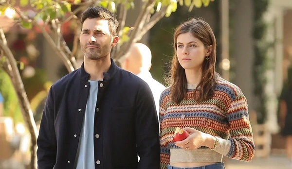 Perché abbiamo amato Sophie Kinsella, la scrittrice della saga di I Love Shopping scomparsa oggi a 56 anni 