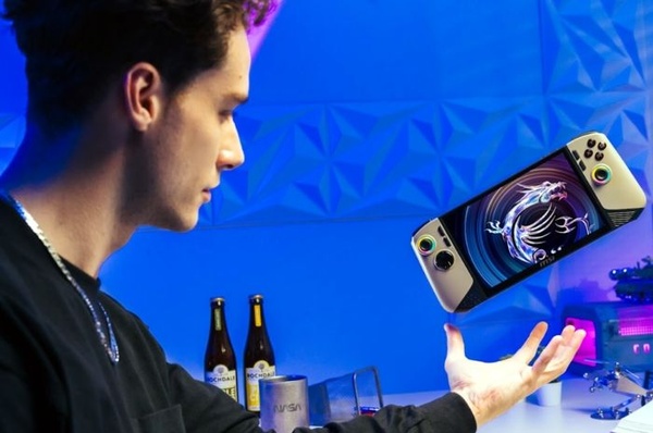 Claw 8 AI+ MSI – Potenza e mobilità per i gamer